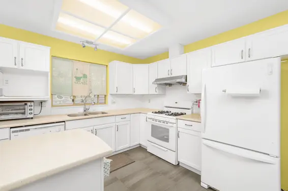 1931 Westview Drive, North Vancouver For Sale - image 9