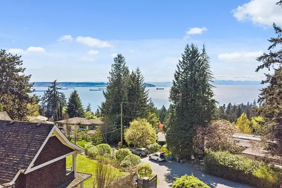 2665 Rosebery Avenue, West Vancouver For Sale - image 17