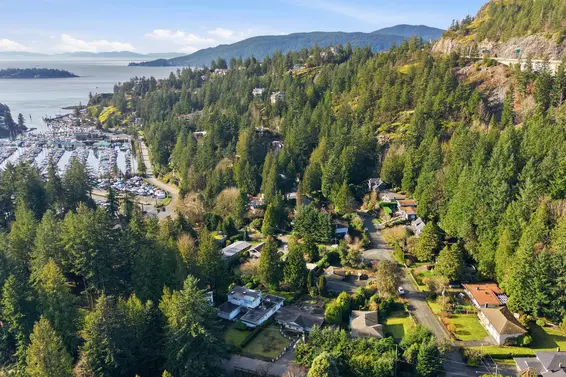 5757 Cranley Drive, West Vancouver For Sale - image 12