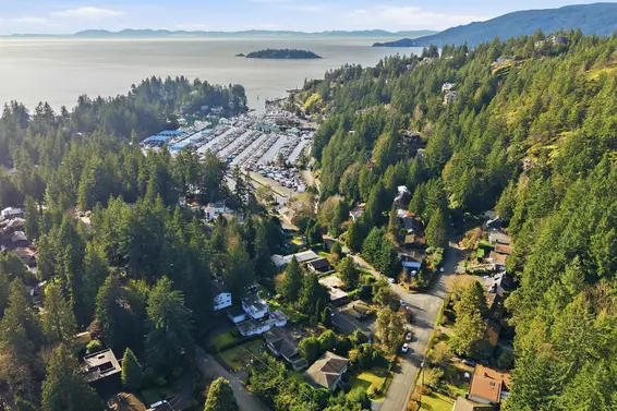 5757 Cranley Drive, West Vancouver For Sale - image 13