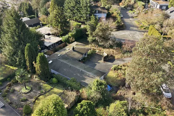 5757 Cranley Drive, West Vancouver For Sale - image 8