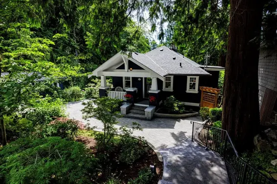 461 East St. James Road, North Vancouver For Sale - image 2