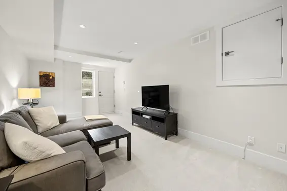 244 East 18th Street, North Vancouver For Sale - image 21