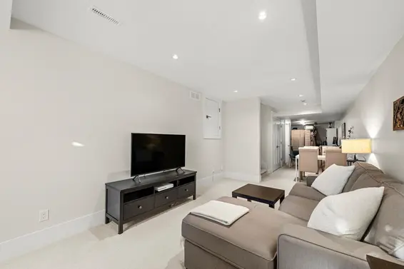 244 East 18th Street, North Vancouver For Sale - image 22