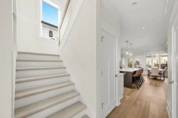 244 East 18th Street, North Vancouver For Sale - image 4