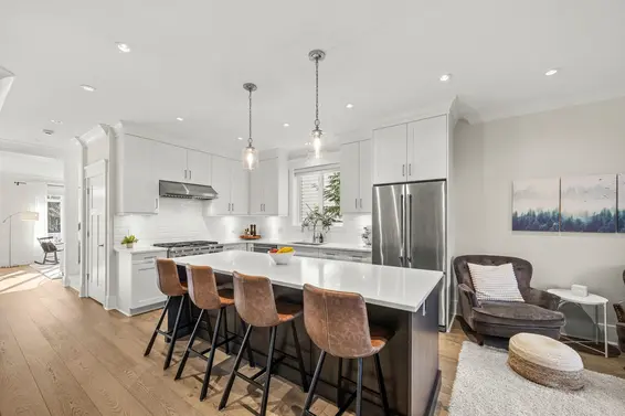 244 East 18th Street, North Vancouver For Sale - image 6