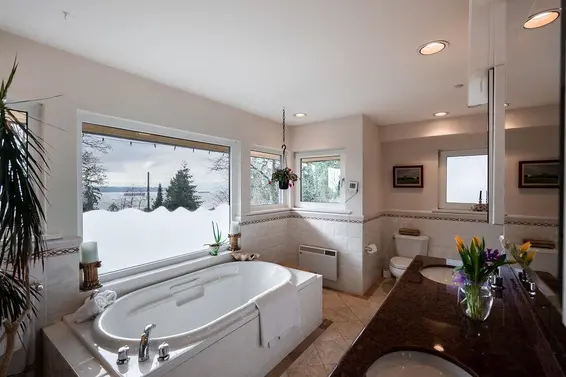 2635 Rosebery Avenue, West Vancouver For Sale - image 10