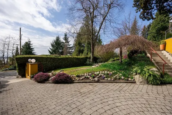 2635 Rosebery Avenue, West Vancouver For Sale - image 15