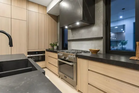 1066 Fulton Avenue, West Vancouver For Sale - image 12