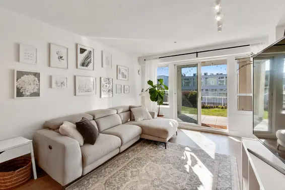 108 365 East 1St Street, North Vancouver For Sale - image 1