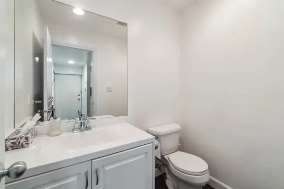 1 1940 Chesterfield Avenue, North Vancouver For Sale - image 25