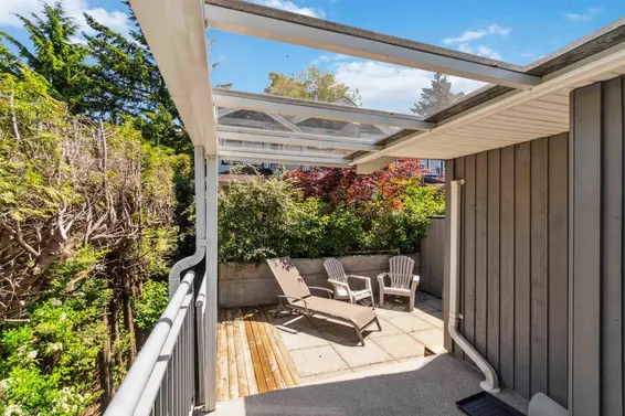 1 1940 Chesterfield Avenue, North Vancouver For Sale - image 28