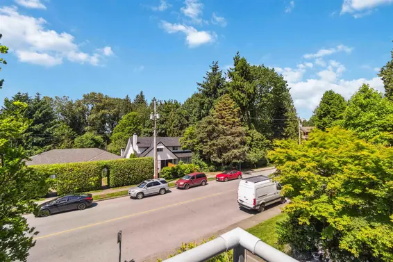 1 1940 Chesterfield Avenue, North Vancouver For Sale - image 29