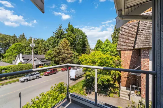 1 1940 Chesterfield Avenue, North Vancouver For Sale - image 30