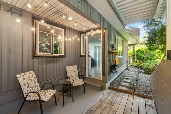 1 1940 Chesterfield Avenue, North Vancouver For Sale - image 35