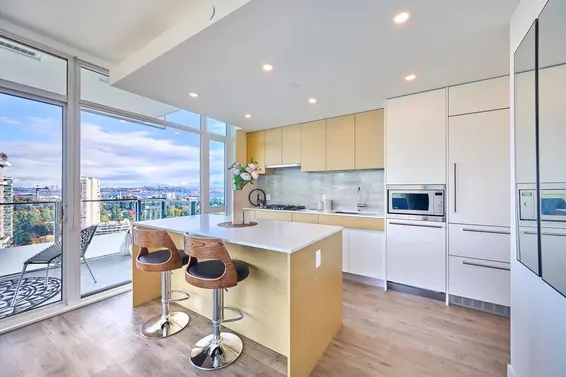 2002 200 Klahanie Court, West Vancouver