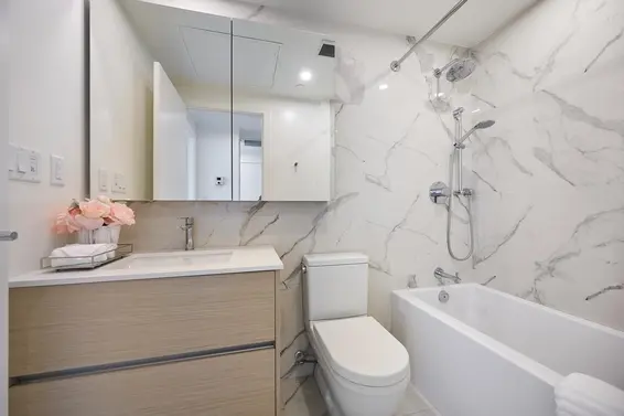 2002 200 Klahanie Court, West Vancouver For Sale - image 15