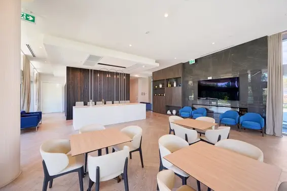 2002 200 Klahanie Court, West Vancouver For Sale - image 22