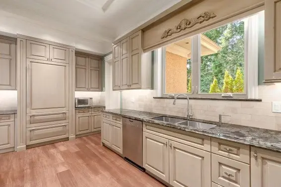1167 Eyremount Drive, West Vancouver For Sale - image 10