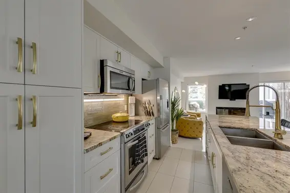 4 265 East 8th Street, North Vancouver For Sale - image 11