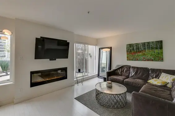 4 265 East 8th Street, North Vancouver For Sale - image 2