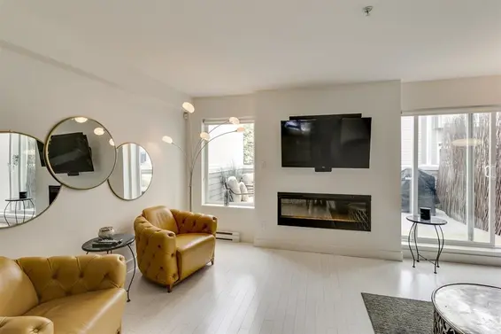 4 265 East 8th Street, North Vancouver For Sale - image 3