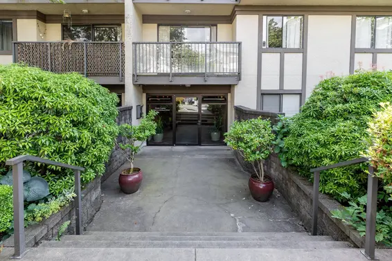 205 307 West 2nd Street, North Vancouver For Sale - image 5