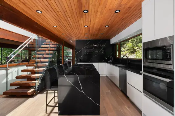 6915 Marine Drive, West Vancouver For Sale - image 9
