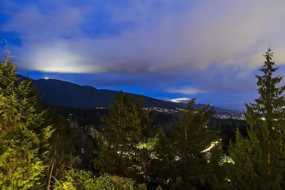 817 Younette Drive, West Vancouver For Sale - image 4