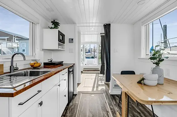 A07 415 West Esplanade, North Vancouver