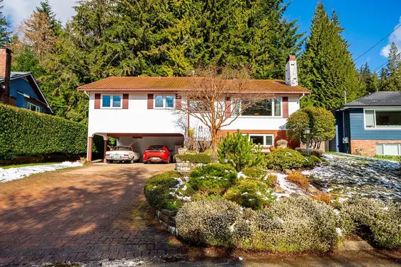 4651 Valley Road, North Vancouver
