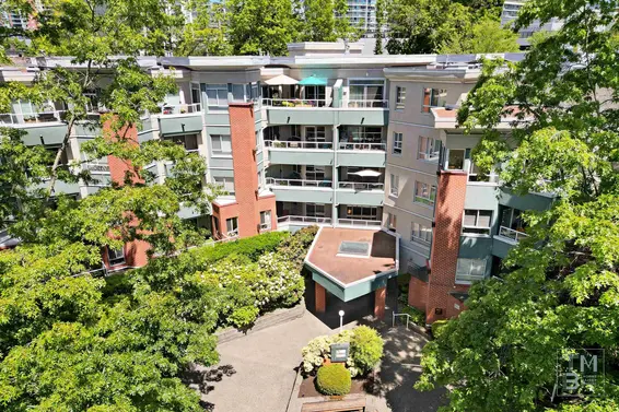 411 128 West 8th Street, North Vancouver For Sale - image 2