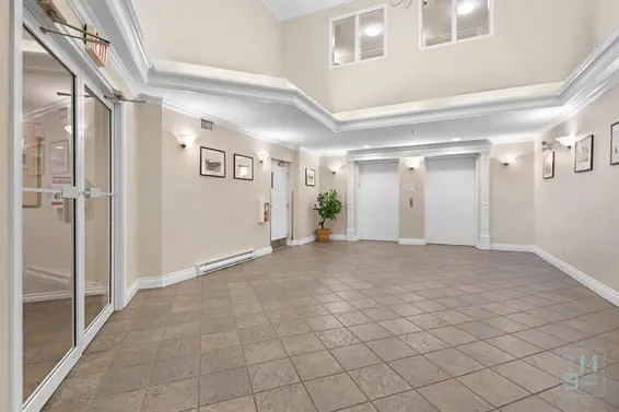 411 128 West 8th Street, North Vancouver For Sale - image 3
