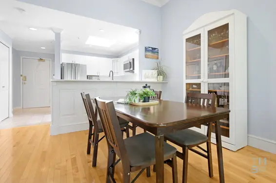 411 128 West 8th Street, North Vancouver For Sale - image 6