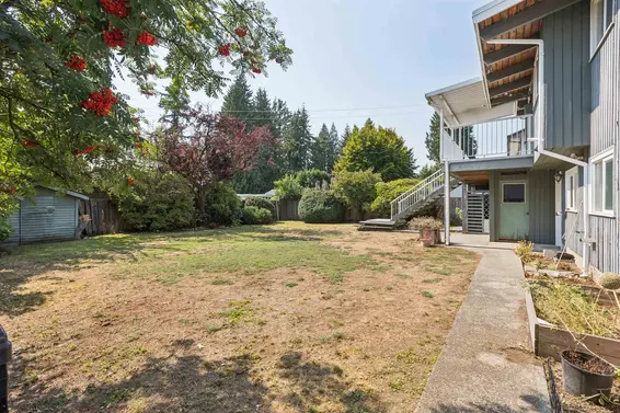 1023 Arlington Crescent, North Vancouver For Sale - image 3