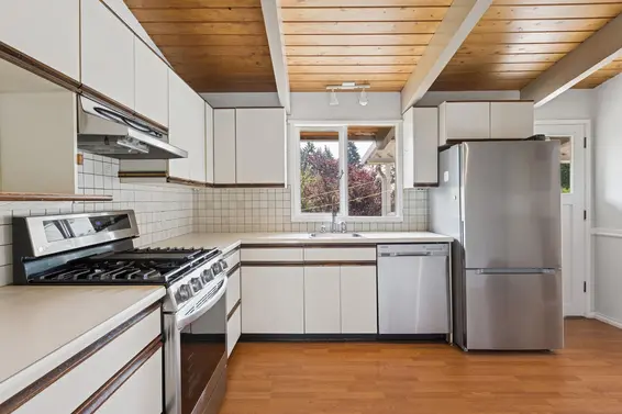1023 Arlington Crescent, North Vancouver For Sale - image 4