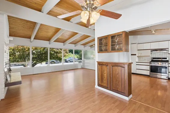 1023 Arlington Crescent, North Vancouver For Sale - image 7