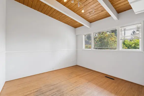 1023 Arlington Crescent, North Vancouver For Sale - image 8