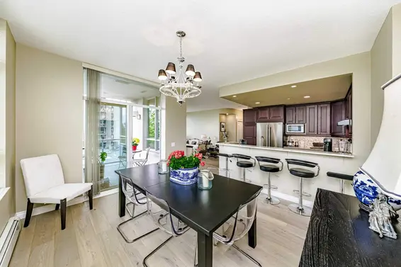 301 120 West 16Th Street, North Vancouver