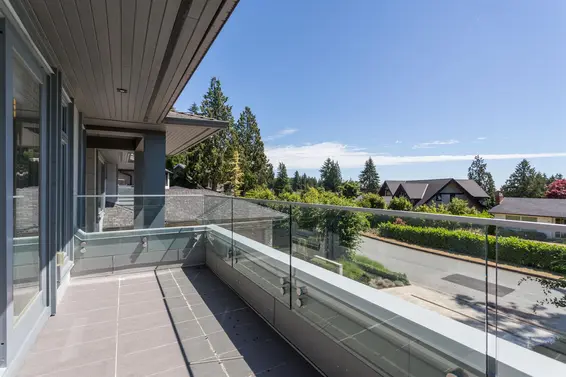 966 Beaumont Drive, North Vancouver For Sale - image 30