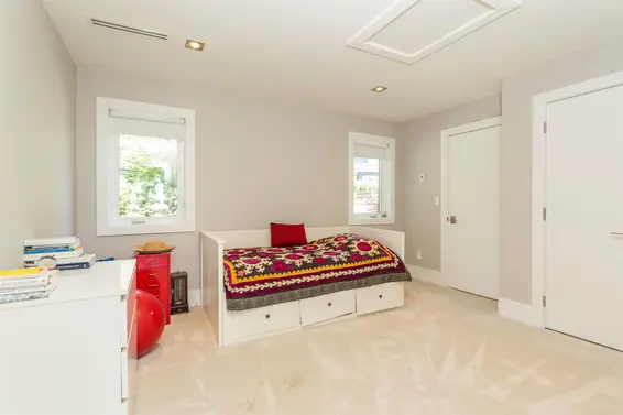 966 Beaumont Drive, North Vancouver For Sale - image 33