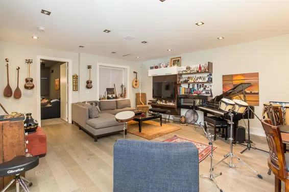 966 Beaumont Drive, North Vancouver For Sale - image 35