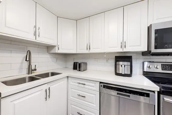 7 249 East 4th Street, North Vancouver For Sale - image 10