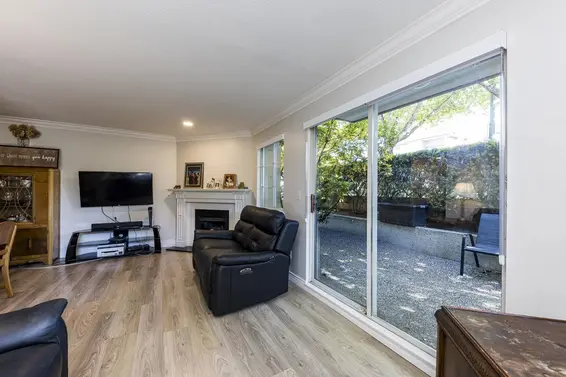 7 249 East 4th Street, North Vancouver For Sale - image 4