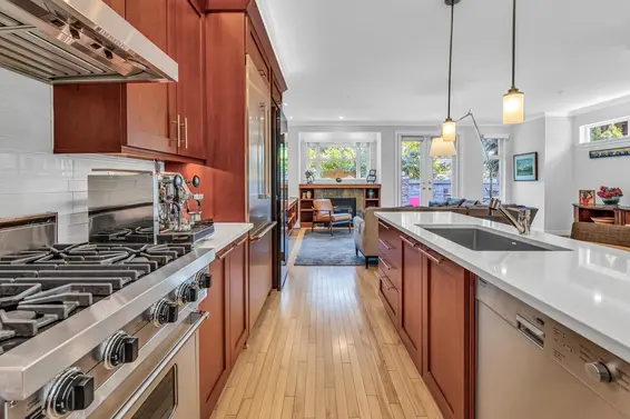 4658 Capilano Road, North Vancouver For Sale - image 9