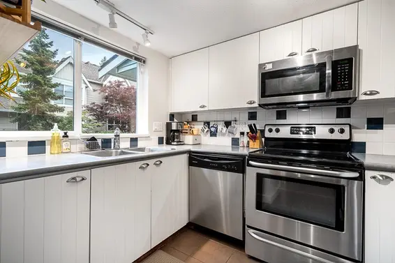 2 1027 Lynn Valley Road, North Vancouver For Sale - image 12