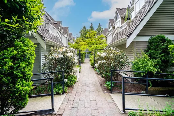 2 1027 Lynn Valley Road, North Vancouver For Sale - image 31