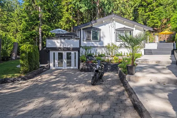 3870 Emerald Drive, North Vancouver