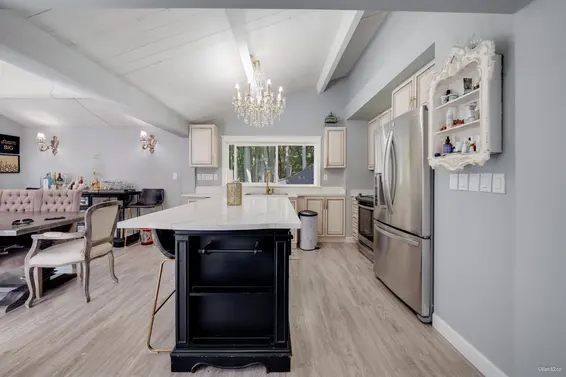 3870 Emerald Drive, North Vancouver For Sale - image 10
