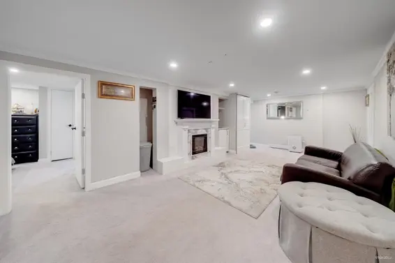 3870 Emerald Drive, North Vancouver For Sale - image 23